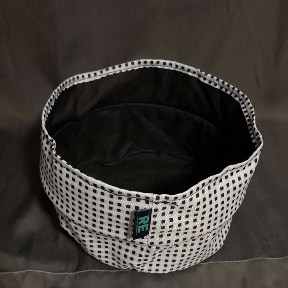 Stylish Black and White Collapsible bag